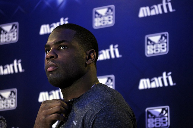 摩拳擦掌 摩拳擦掌